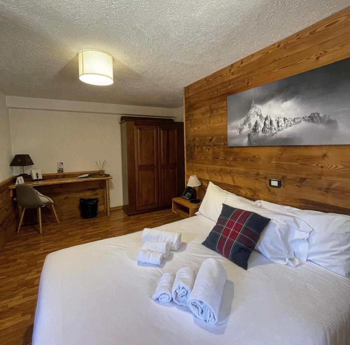 Hotel Coeur Du Village La Thuile Ngoại thất bức ảnh