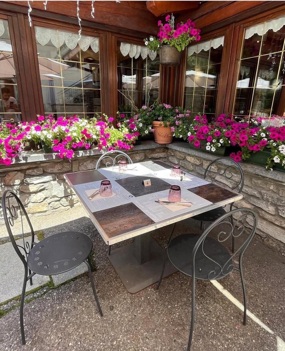 Hotel Coeur Du Village La Thuile Ngoại thất bức ảnh